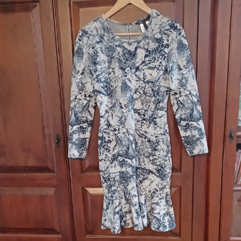 BCBGMaxAzria Navy and White Abstract Dress